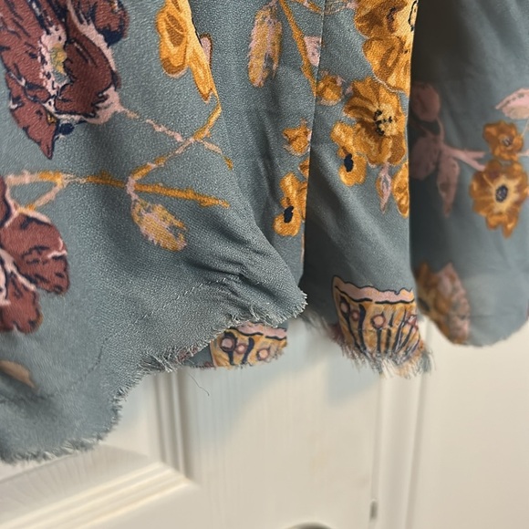 Free People Medium blouse. Gorgeous pink, gray and yellow. - Picture 4 of 6